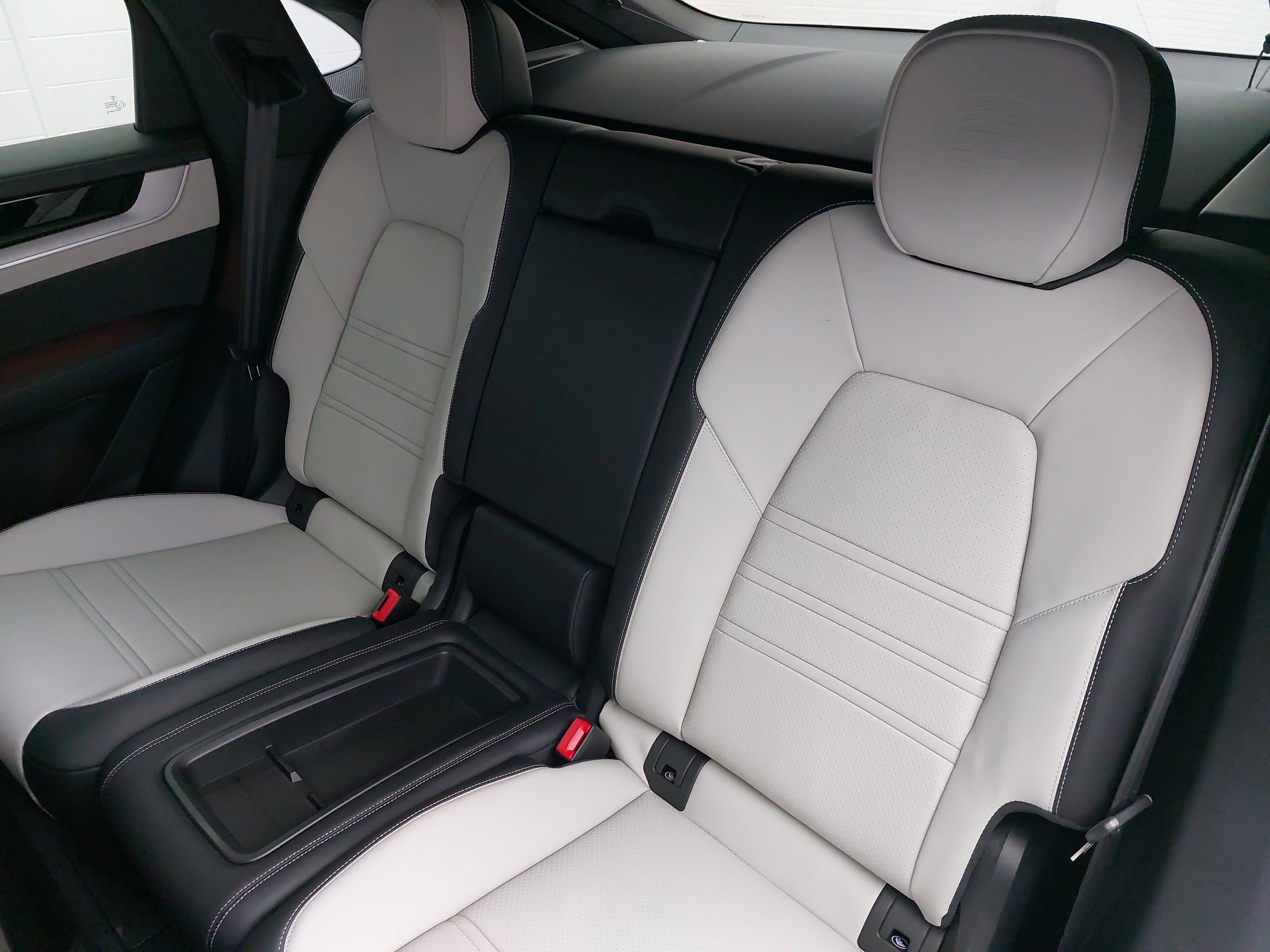 New 2025 Porsche Cayenne Coupe image 16