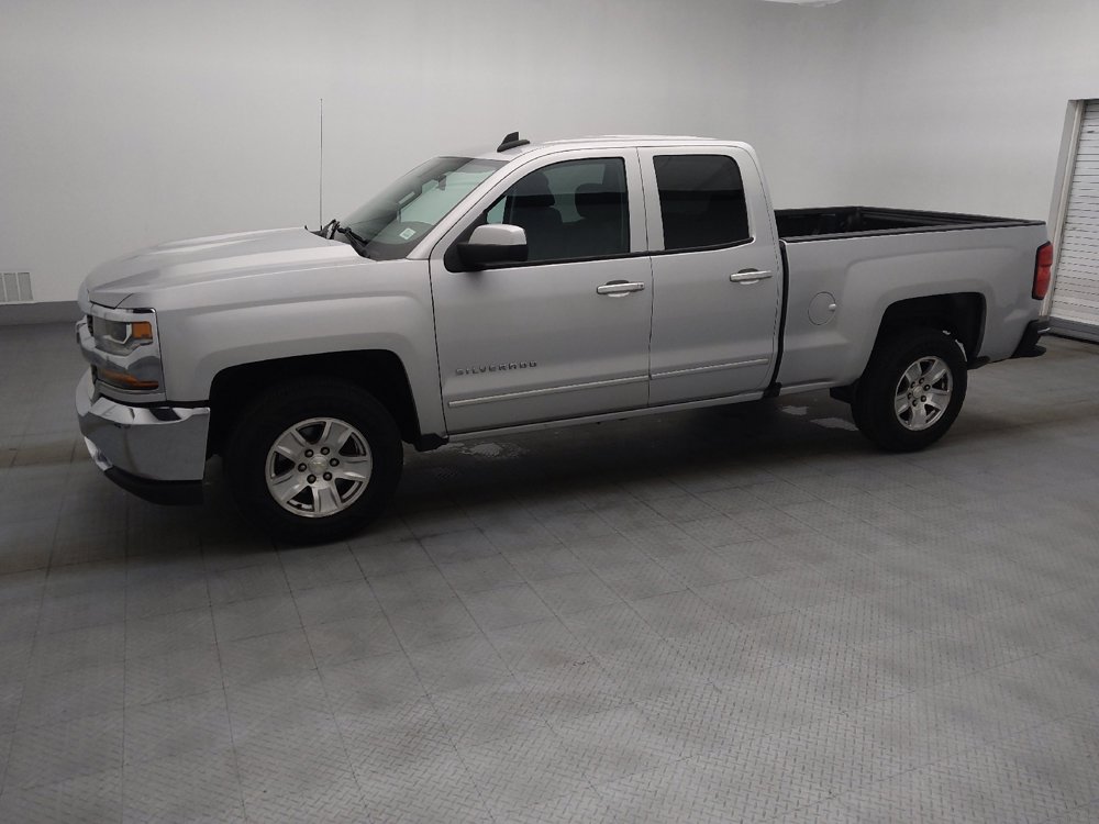 Used 2018 Chevrolet Silverado 1500 LT RWD image 2