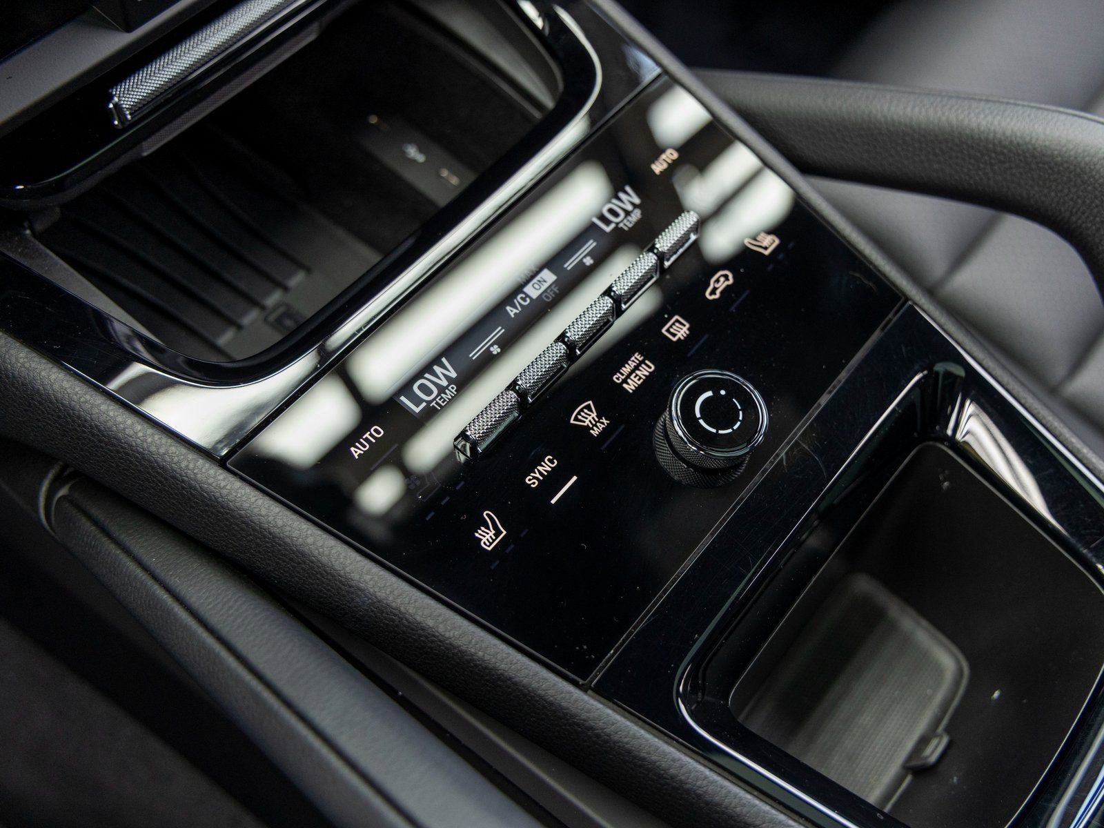 Certified 2025 Porsche Cayenne image 36