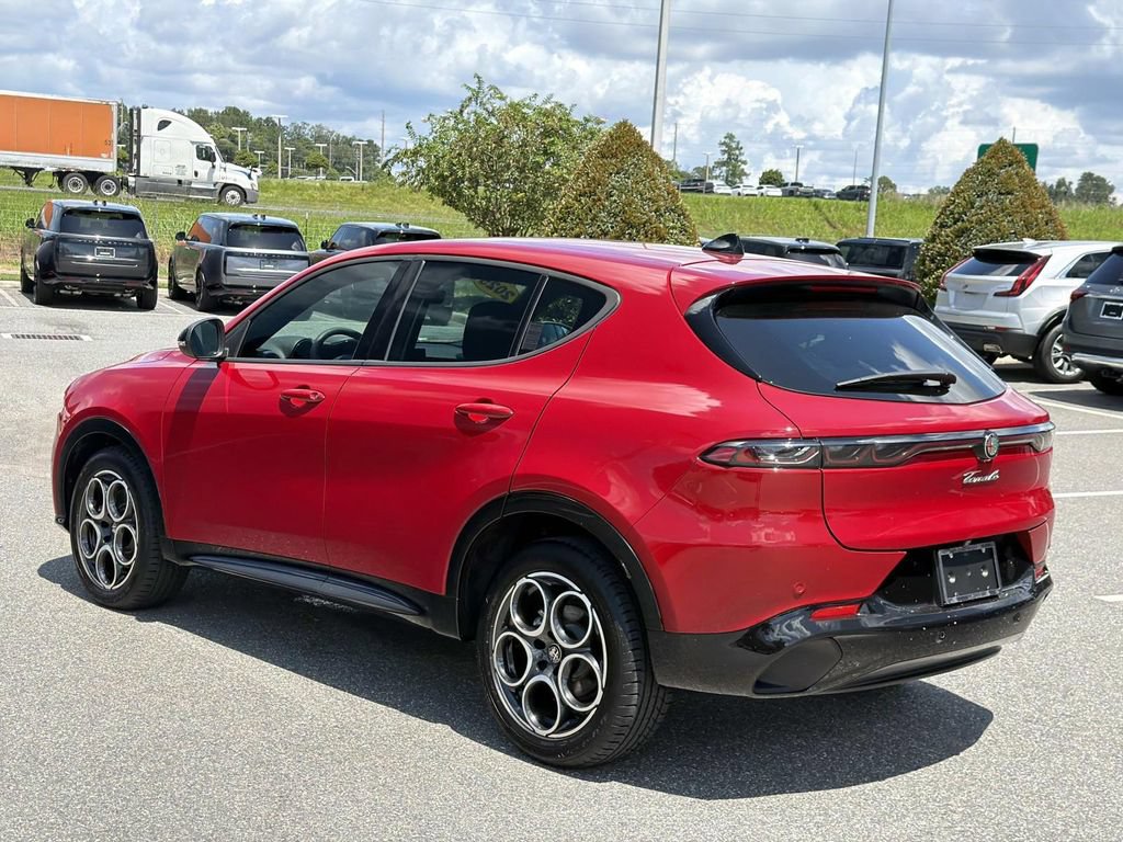 Used 2025 Alfa Romeo Tonale AWD/4WD image 3
