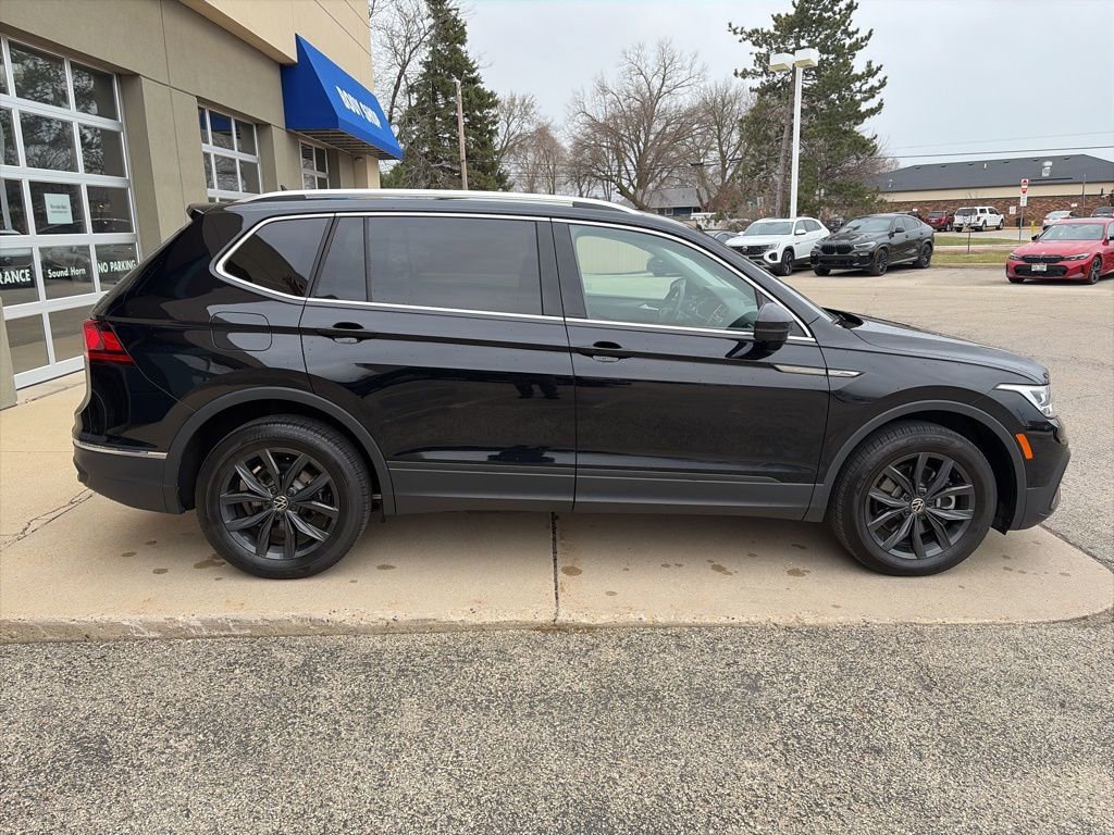 Certified 2024 Volkswagen Tiguan SE image 10