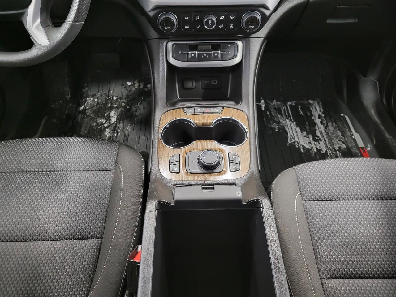 Used 2023 GMC Acadia SLE w/ Driver Convenience Package image 18