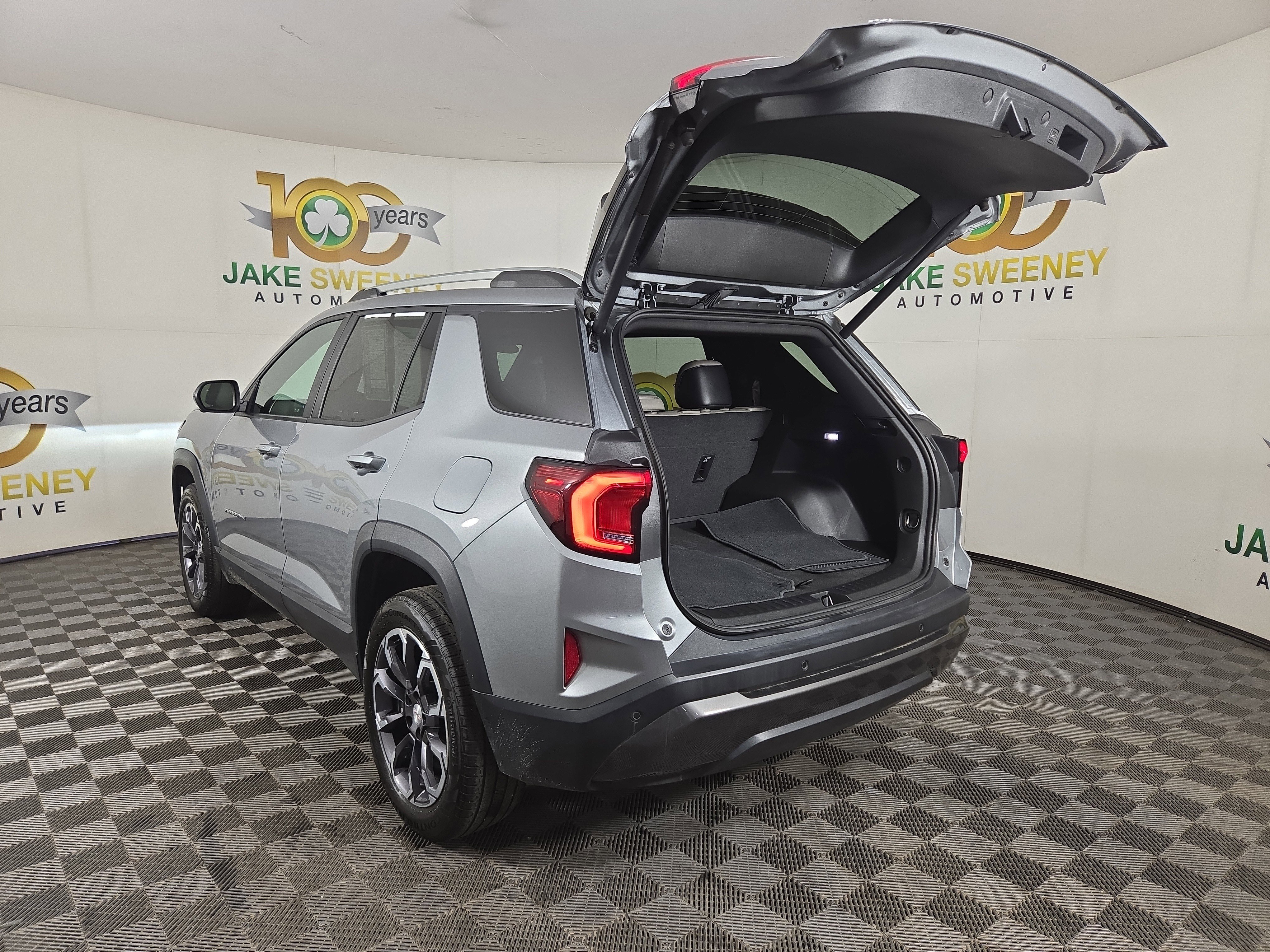 Certified 2025 GMC Terrain Elevation w/ Elevation Premium Package AWD/4WD image 29