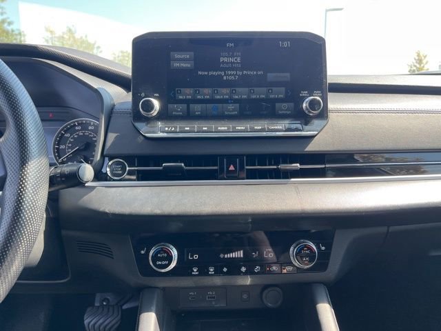 Used 2024 Mitsubishi Outlander SE image 16