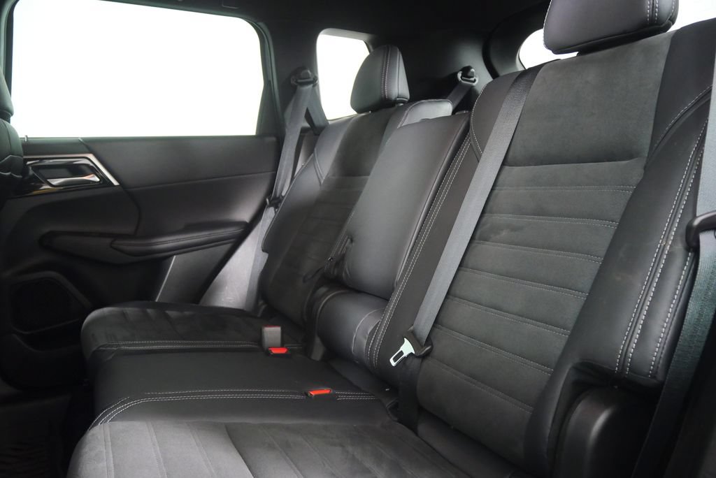 Used 2023 Mitsubishi Outlander SE Black Edition AWD/4WD image 14