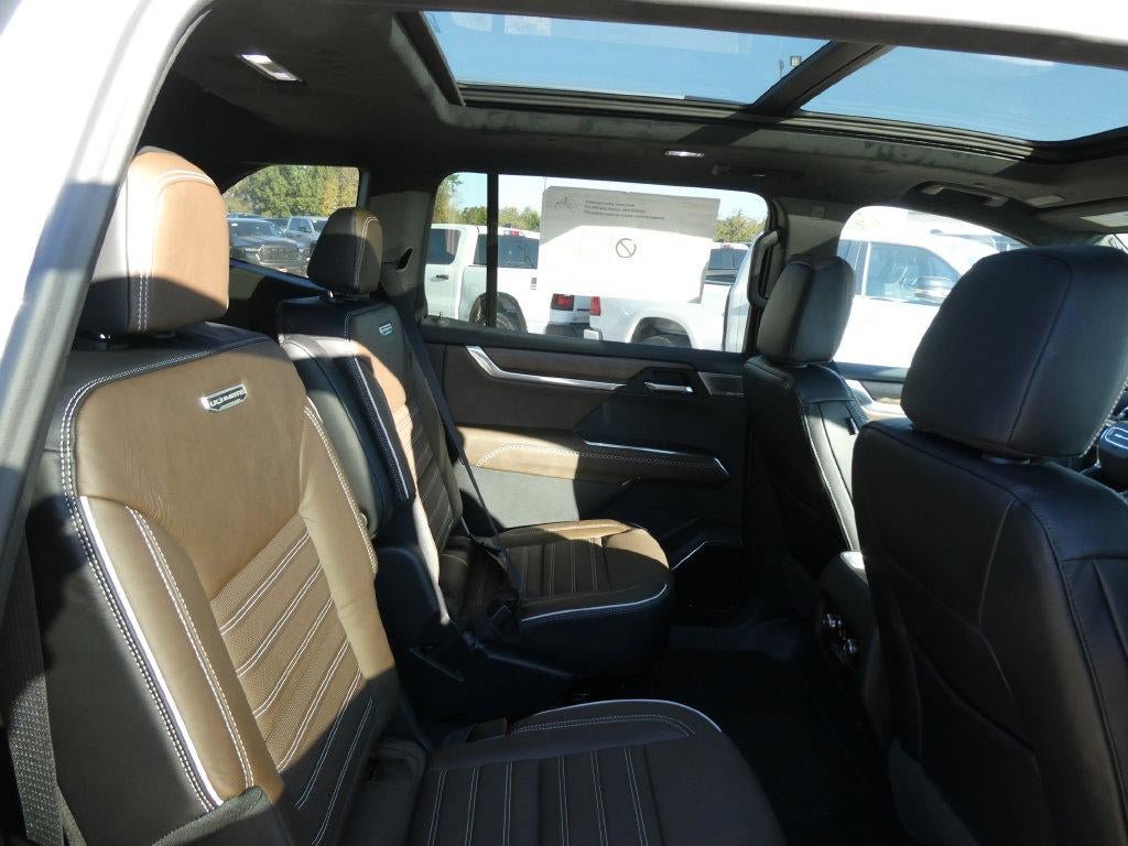 New 2027 GMC Acadia Denali Ultimate AWD/4WD image 11