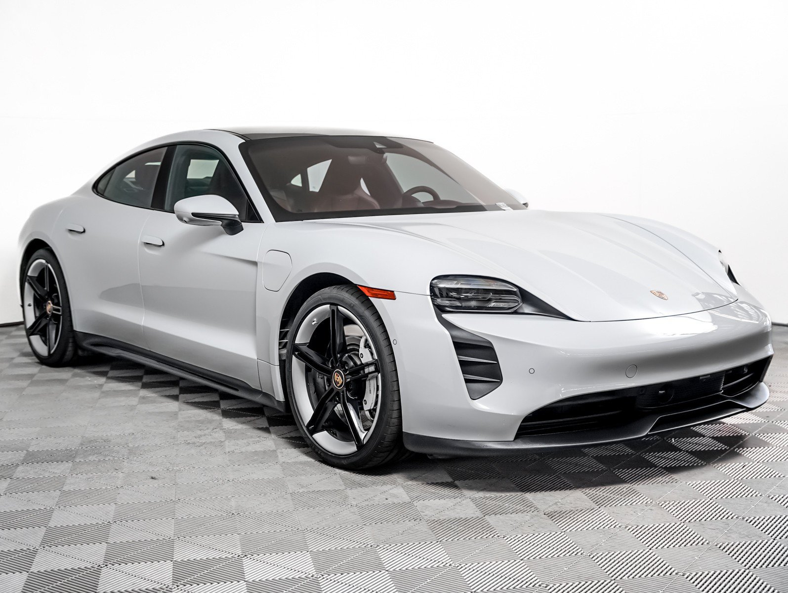 Certified 2023 Porsche Taycan GTS AWD/4WD image 8