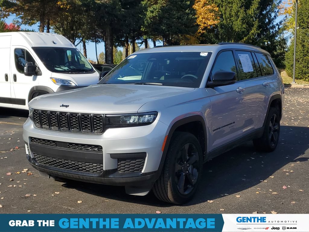 Used 2024 Jeep Grand Cherokee L Altitude AWD/4WD image 2