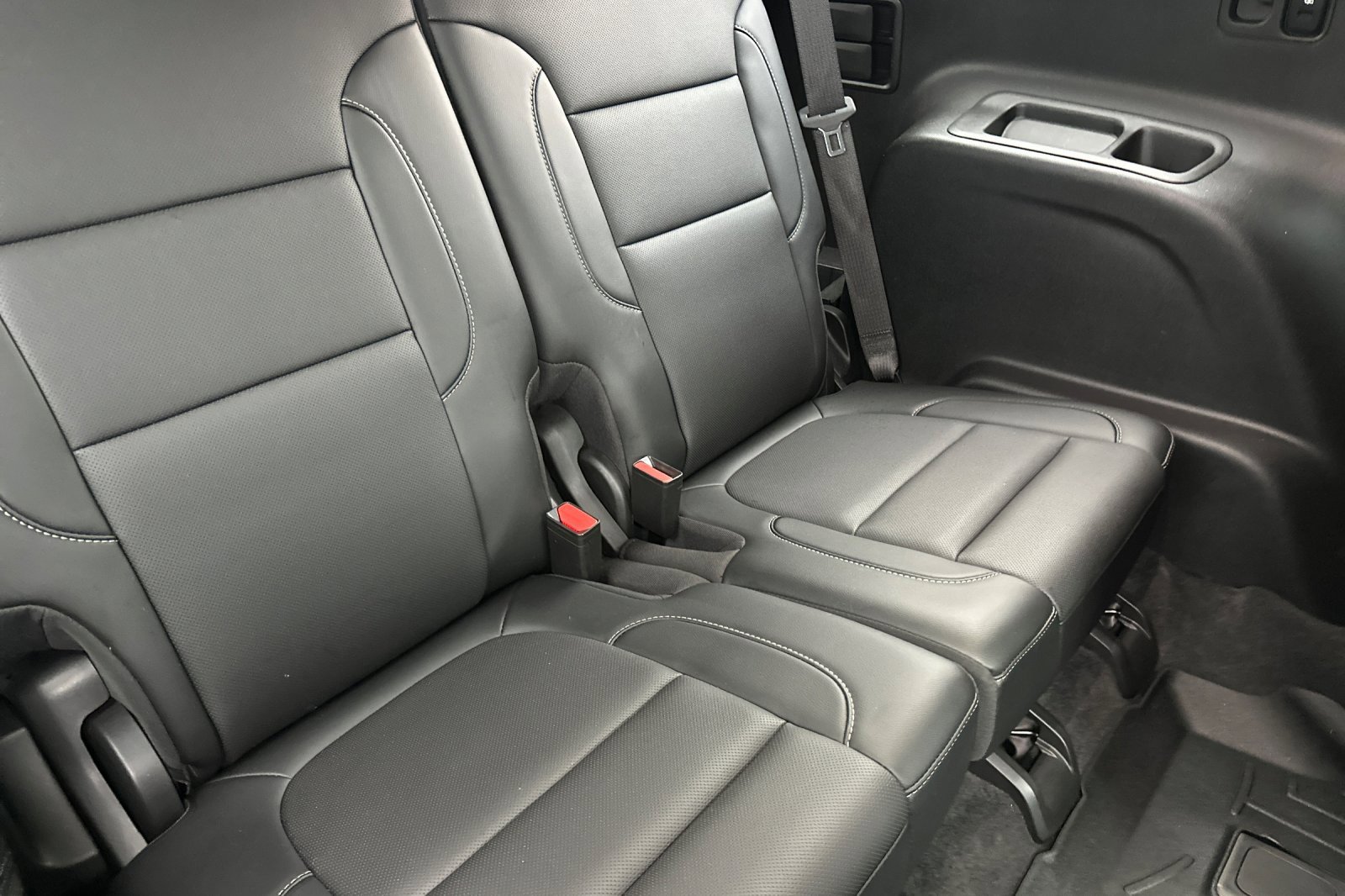 Used 2021 GMC Acadia SLT w/ Elevation Edition image 17