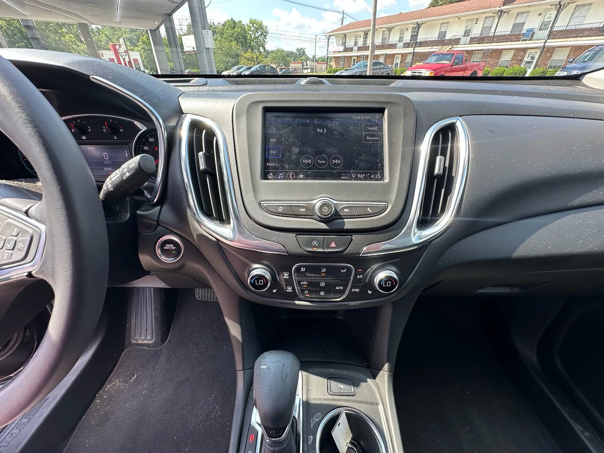 Used 2022 Chevrolet Equinox LT image 23