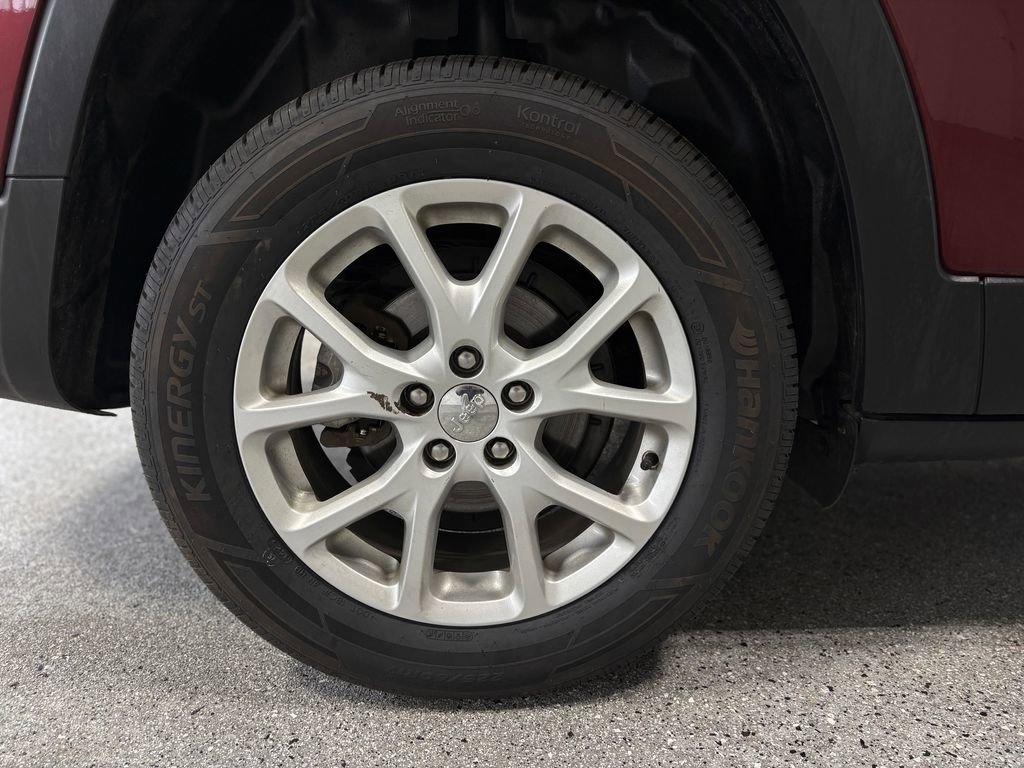 Used 2018 Jeep Cherokee Latitude FWD image 37