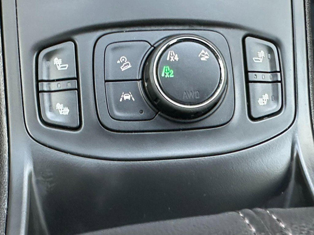 Used 2024 GMC Terrain SLT image 19