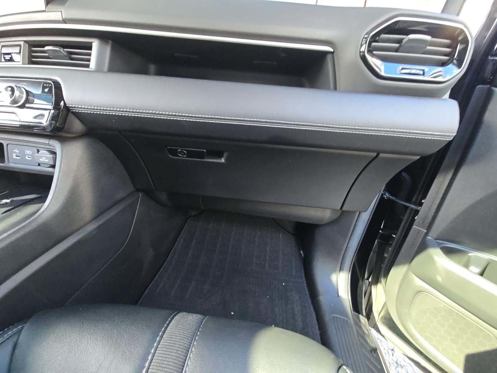 Used 2025 Honda Pilot Touring image 17