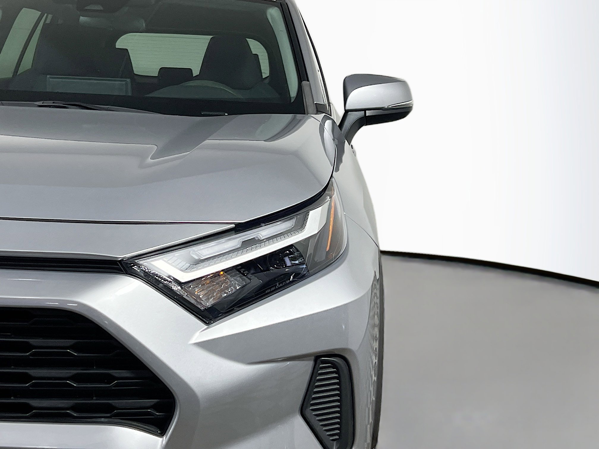 Used 2023 Toyota RAV4 LE image 12