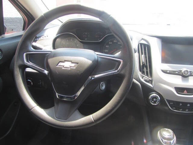 Used 2017 Chevrolet Cruze LS image 18