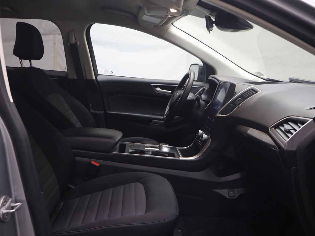 Used 2024 Ford Edge SE w/ Black Appearance Package AWD/4WD image 9