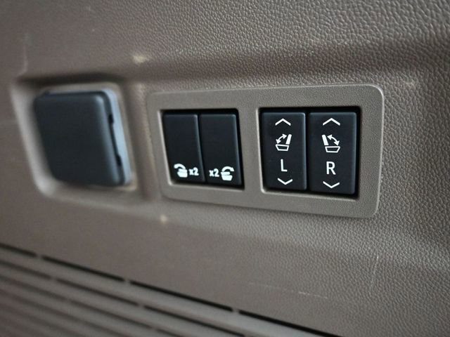 Used 2023 GMC Yukon Denali image 14