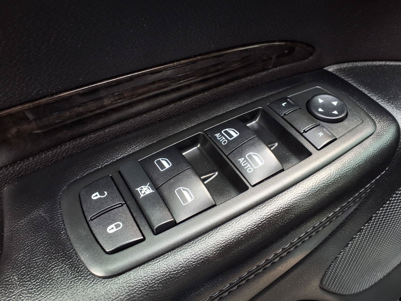 Used 2014 Dodge Durango Limited w/ Nav & Power Liftgate Group AWD/4WD image 20