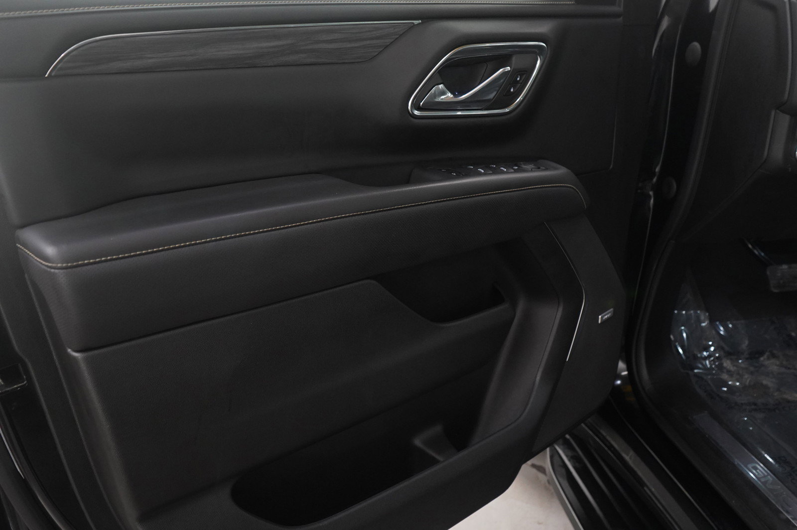 Used 2023 GMC Yukon XL SLT image 25