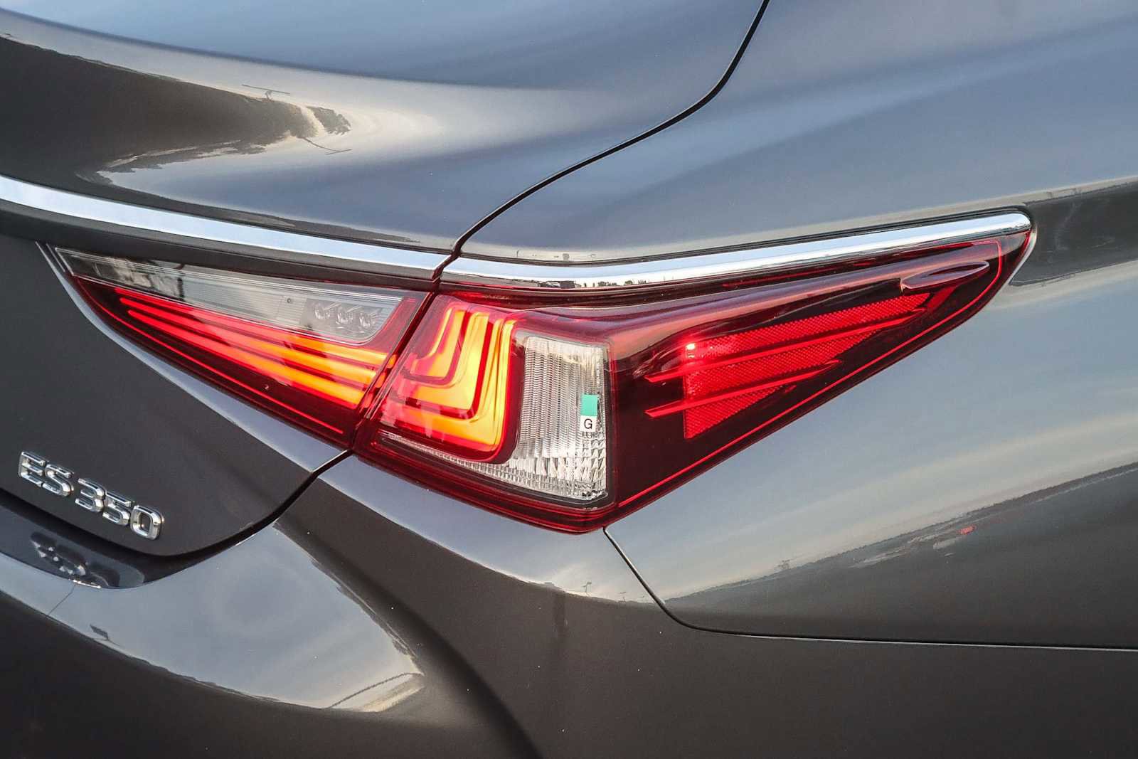 New 2025 Lexus ES 350 image 8