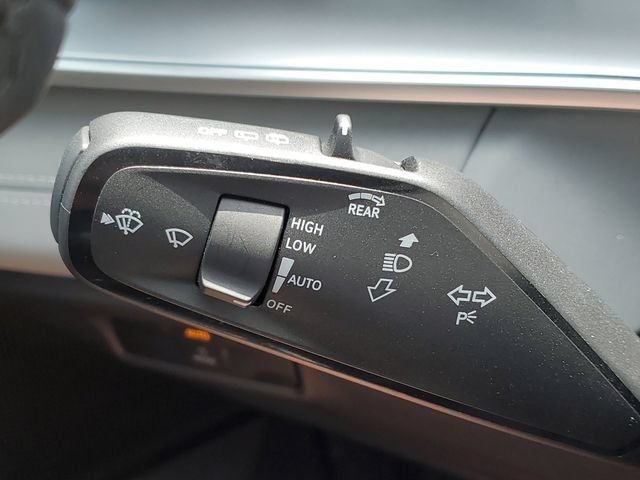 New 2026 Volkswagen Tiguan SE R-Line AWD/4WD image 25