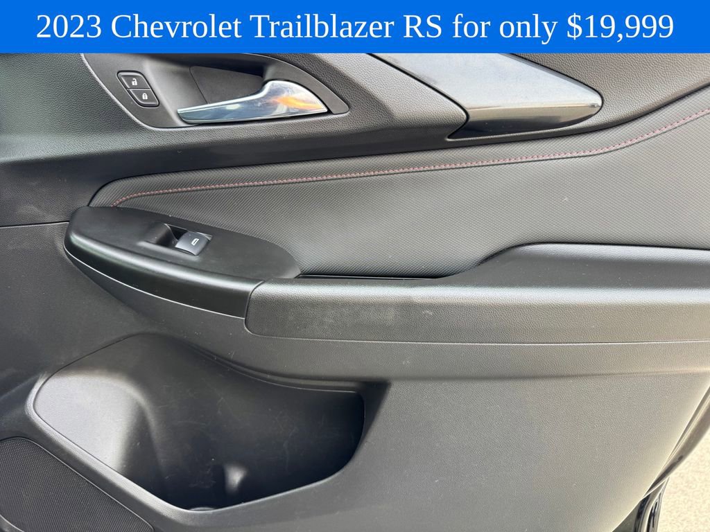 Used 2023 Chevrolet TrailBlazer RS w/ Convenience Package FWD image 10
