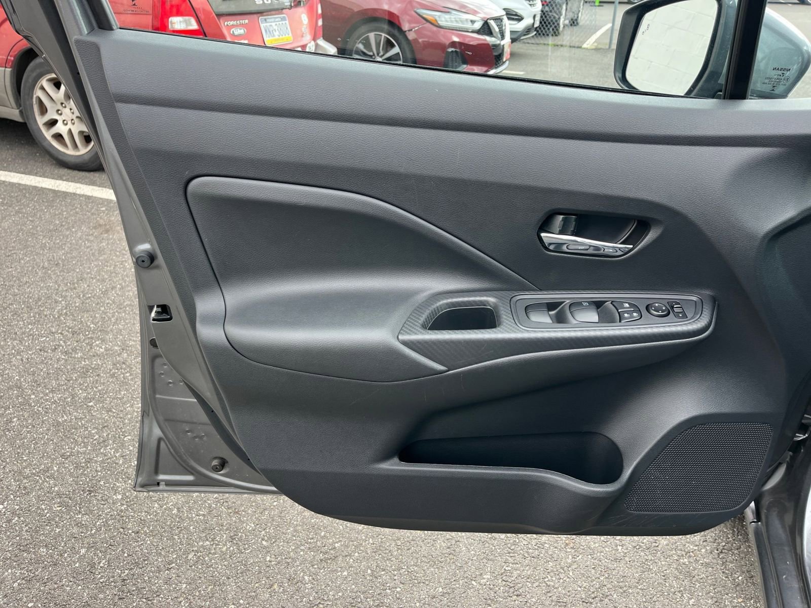 Used 2025 Nissan Versa SV FWD image 18