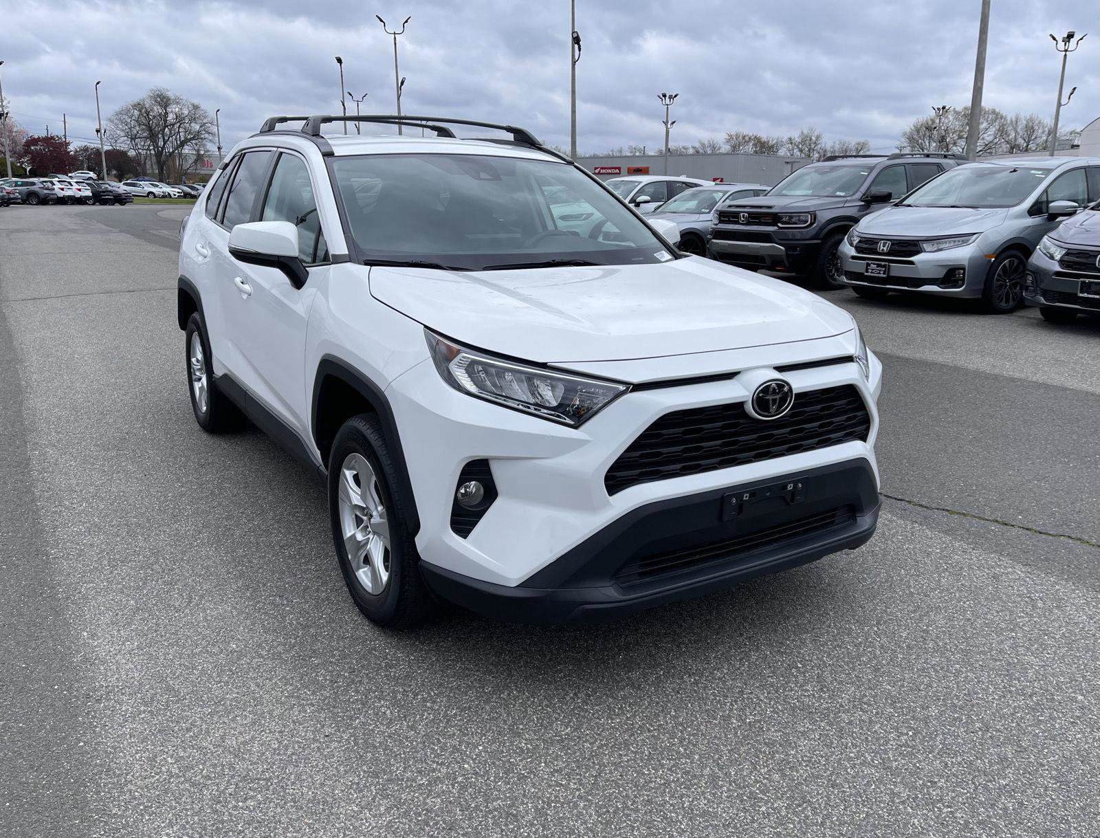Used 2021 Toyota RAV4 XLE AWD/4WD image 1