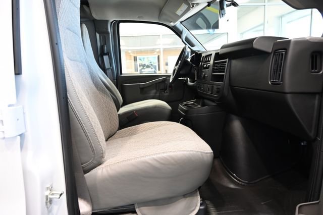 New 2026 GMC Savana 3500 w/ Driver Convenience Package RWD image 12