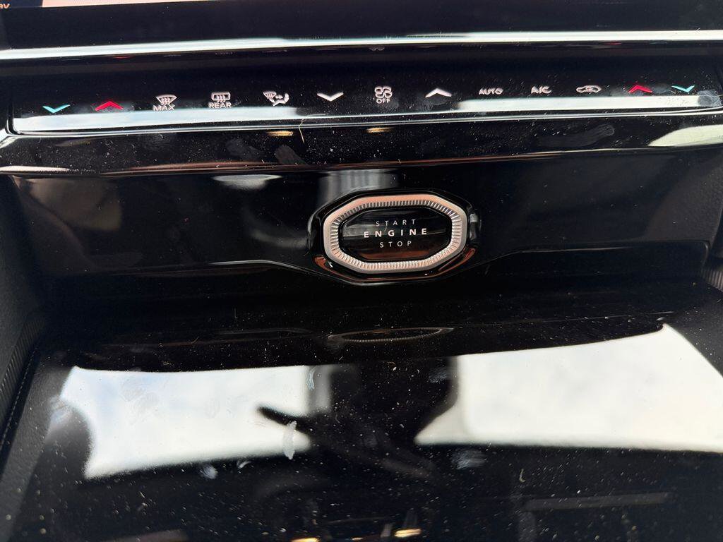 New 2026 Jeep Grand Cherokee Altitude image 17