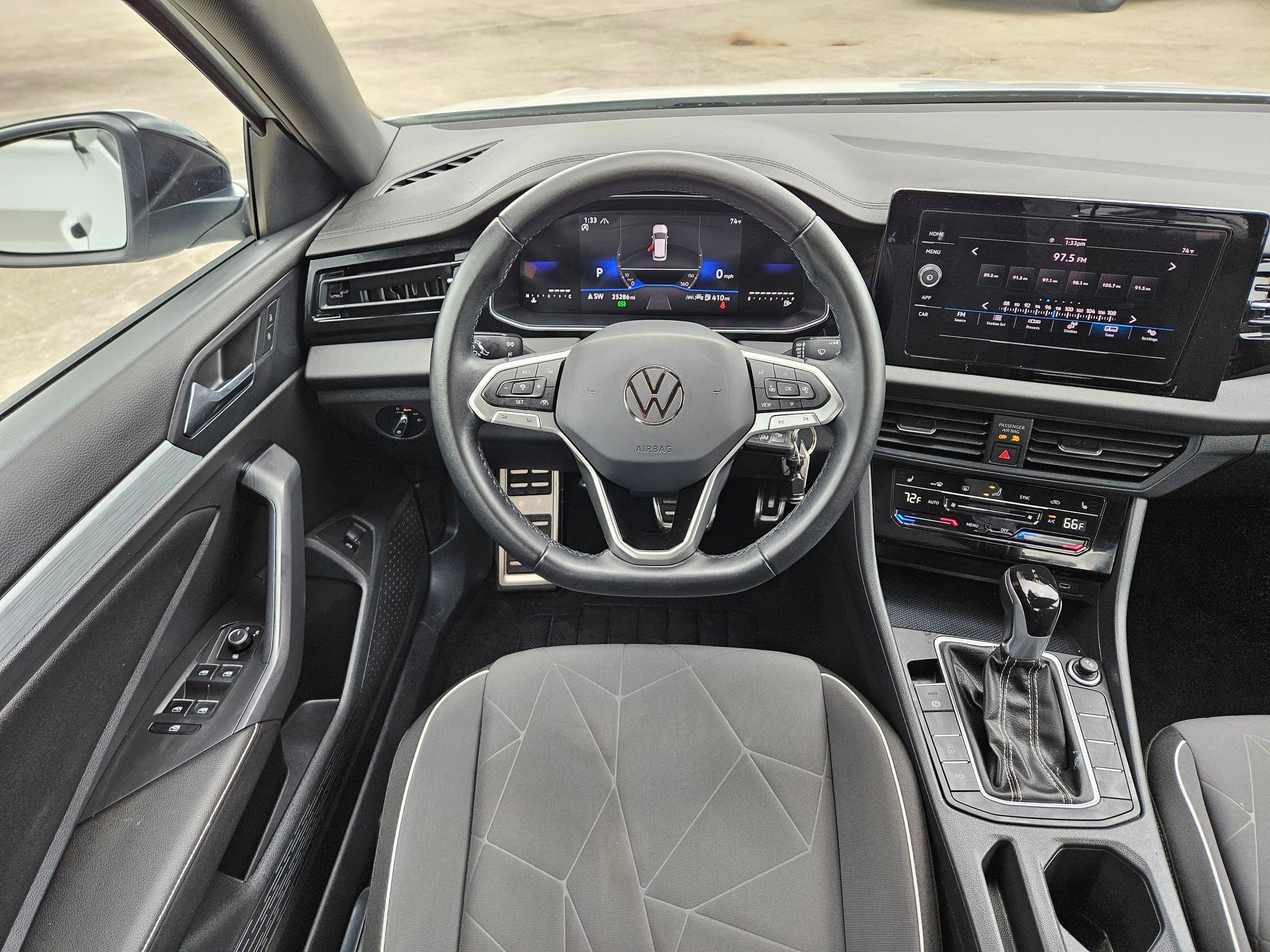 Used 2025 Volkswagen Jetta Sport image 25
