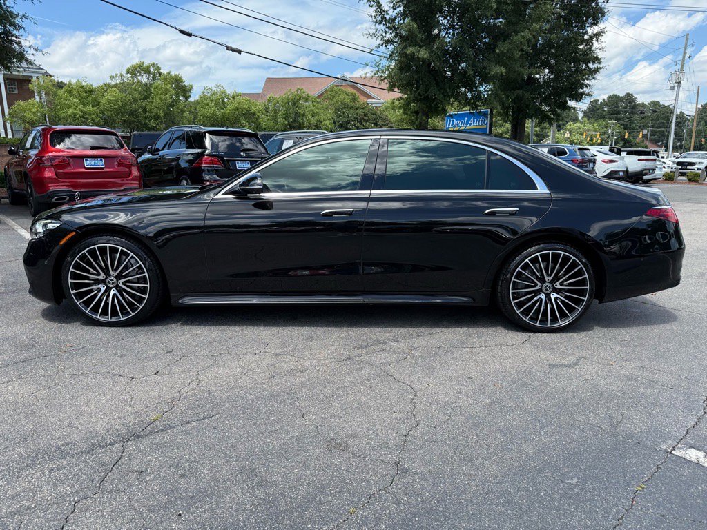 Used 2021 Mercedes-Benz S 580 4MATIC Sedan w/ AMG Line image 2