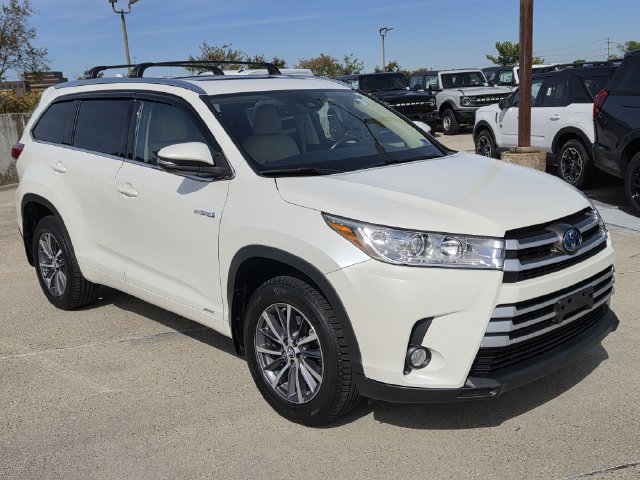 Used 2018 Toyota Highlander XLE AWD/4WD image 3