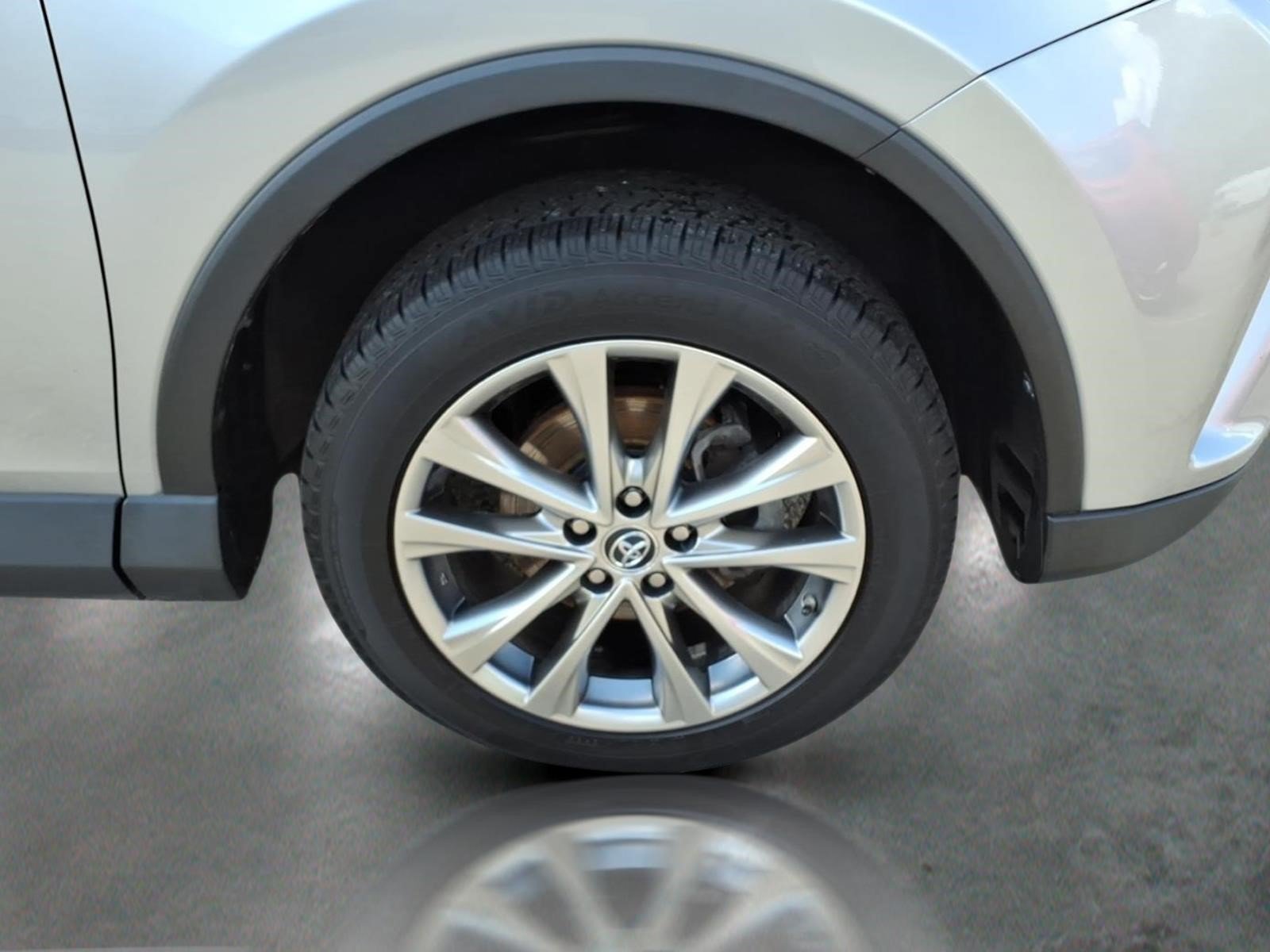 Used 2017 Toyota RAV4 Limited AWD/4WD image 10