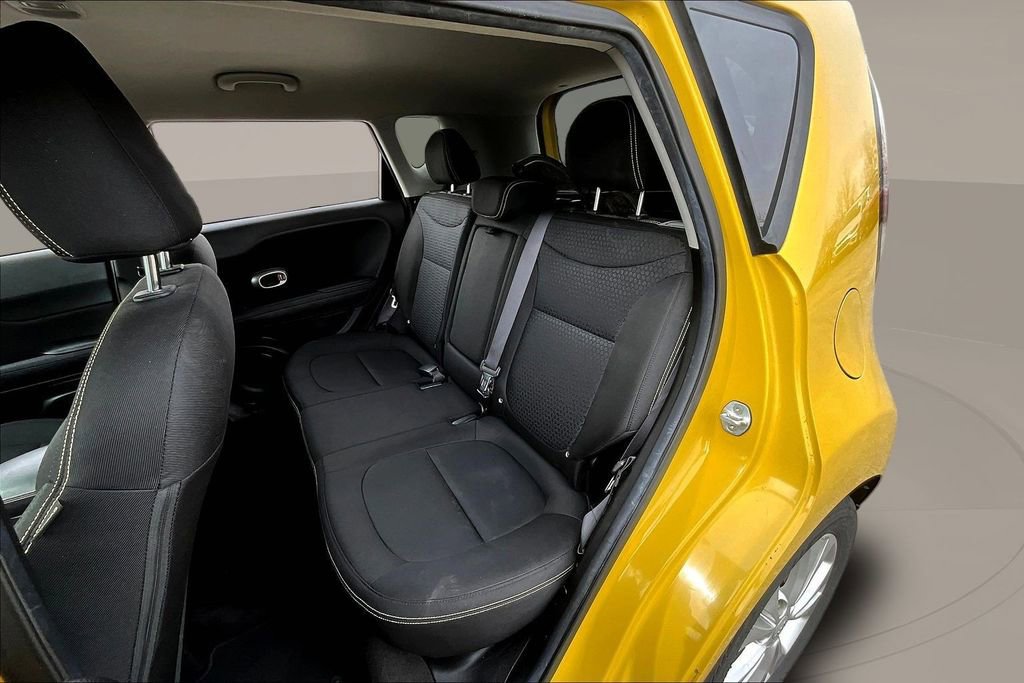 Used 2015 Kia Soul + FWD image 18