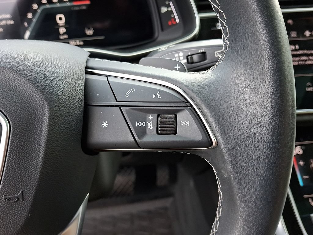 Certified 2025 Audi Q8 Premium Plus w/ Premium Plus Package AWD/4WD image 24