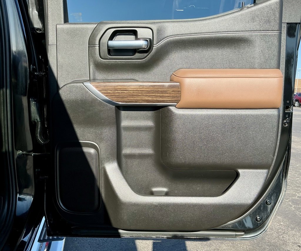 Used 2021 Chevrolet Silverado 1500 High Country w/ Technology Package image 23