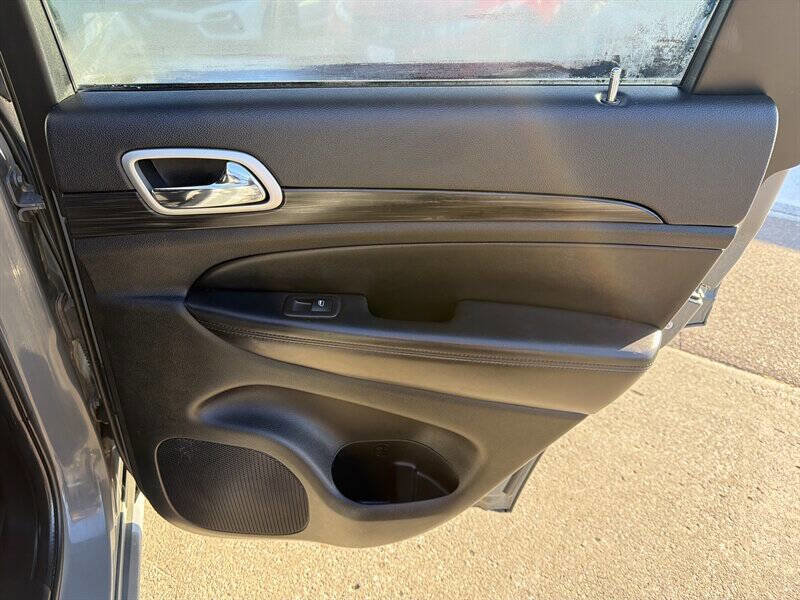 Used 2022 Jeep Grand Cherokee Laredo X AWD/4WD image 20