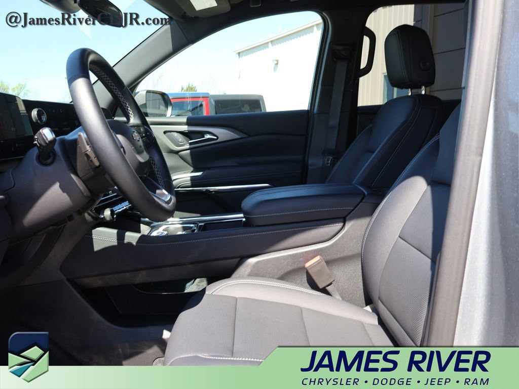 Used 2026 Chevrolet Traverse LT AWD/4WD image 24