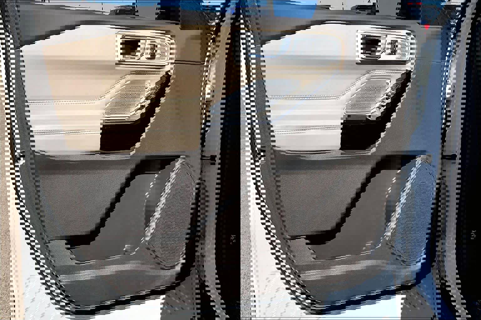 Used 2021 Ford Explorer Platinum w/ Equipment Group 601A image 21