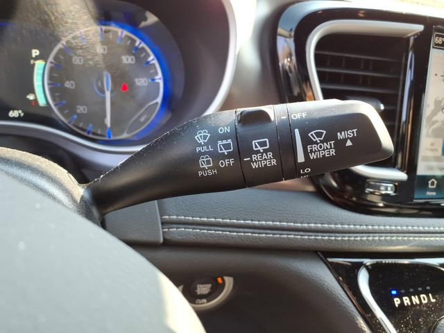 New 2026 Chrysler Pacifica Select image 21