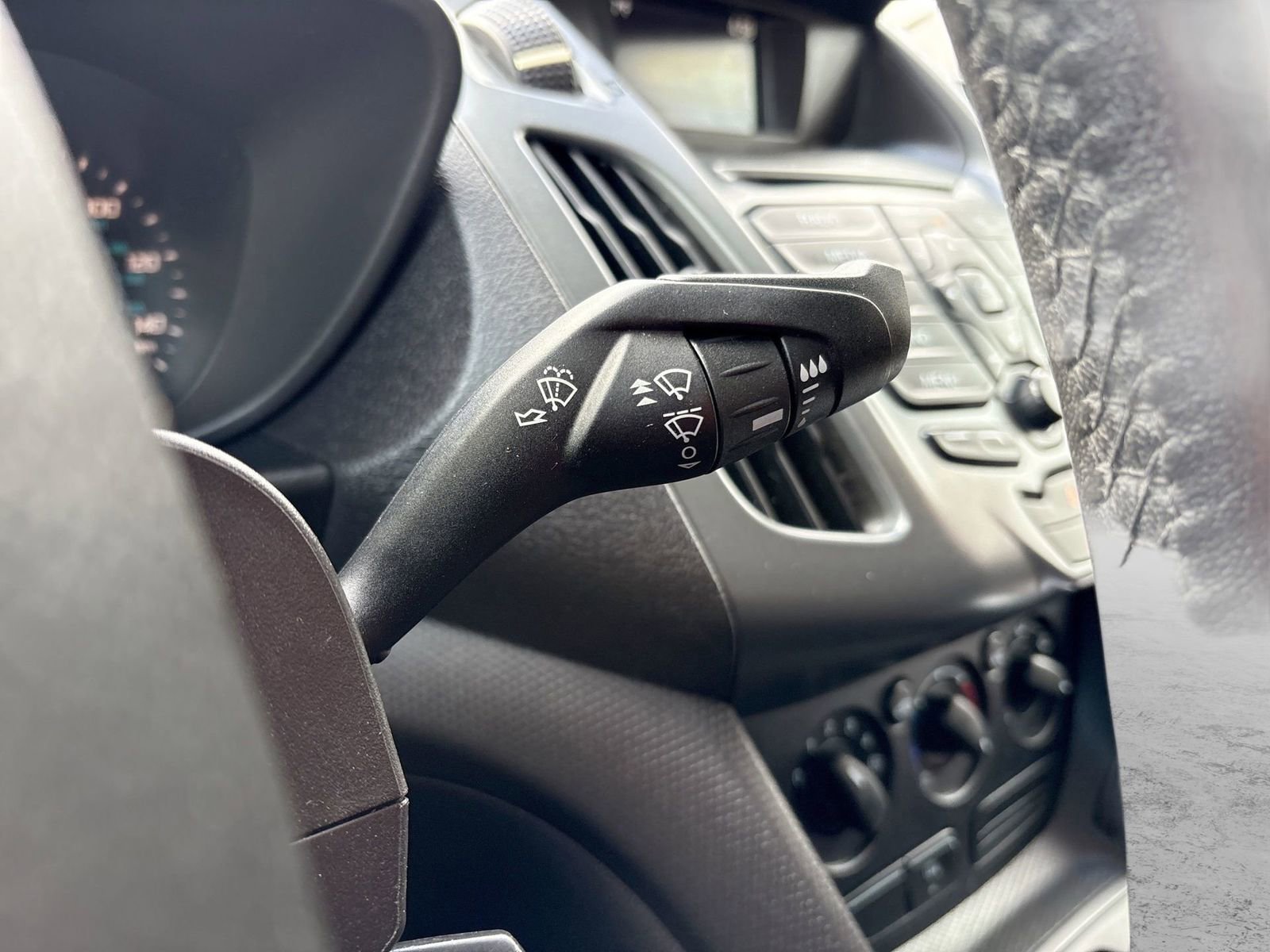 Used 2016 Ford Transit Connect XL image 26