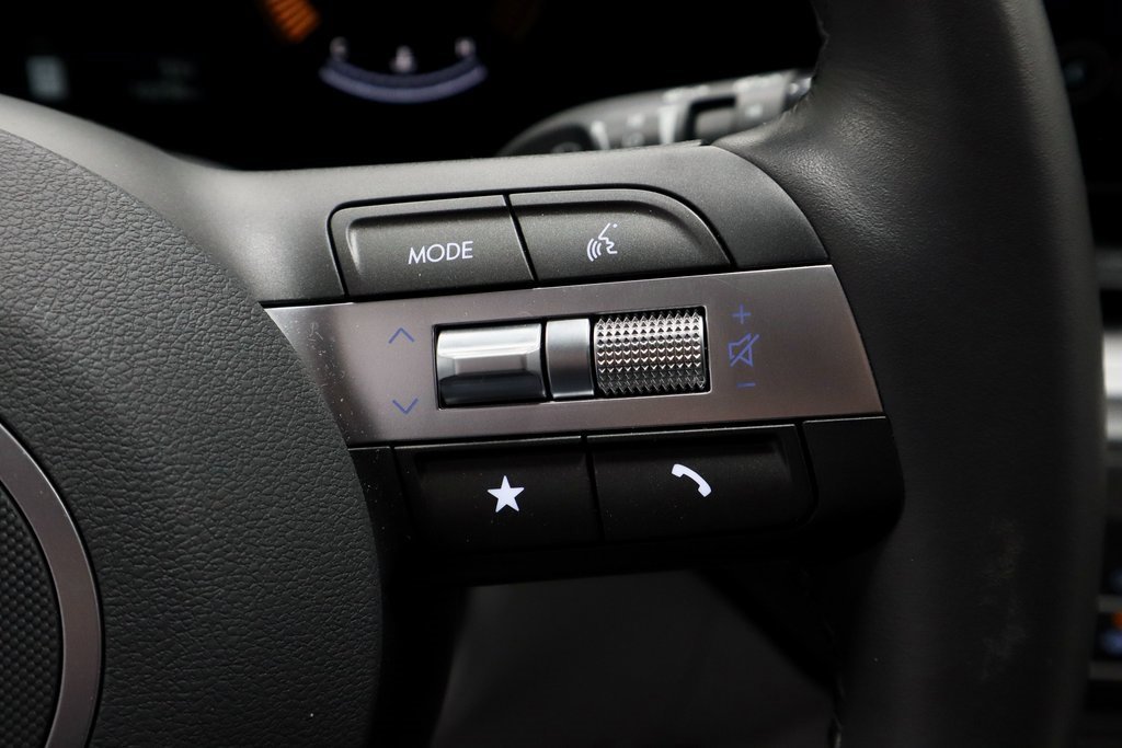 Certified 2025 Hyundai Kona SEL image 29