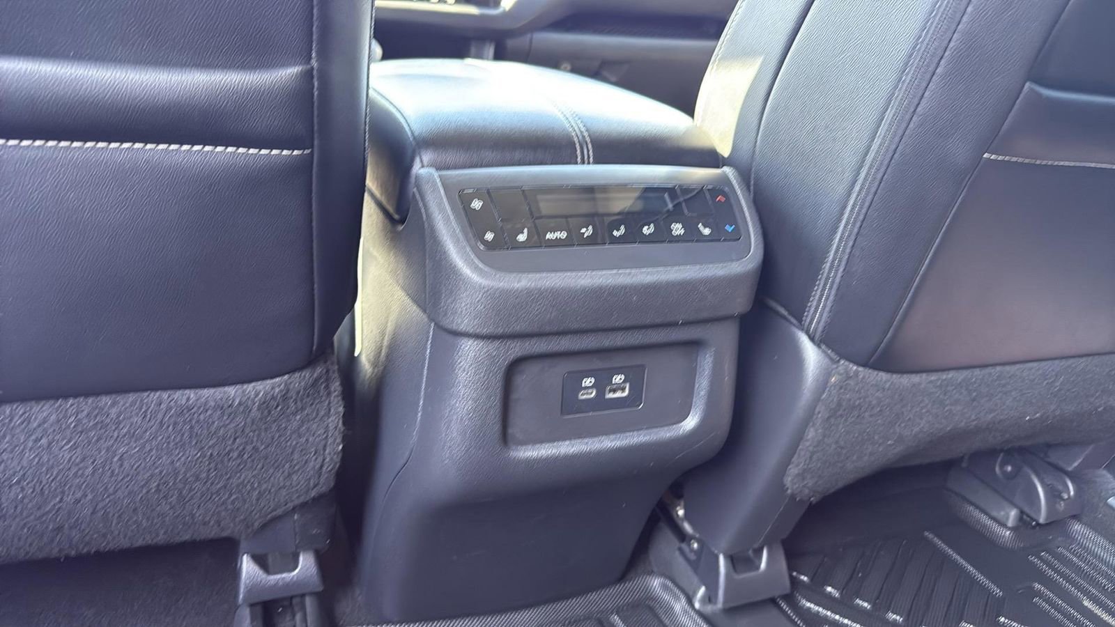 Used 2023 Nissan Pathfinder SL w/ SL Premium Package image 28