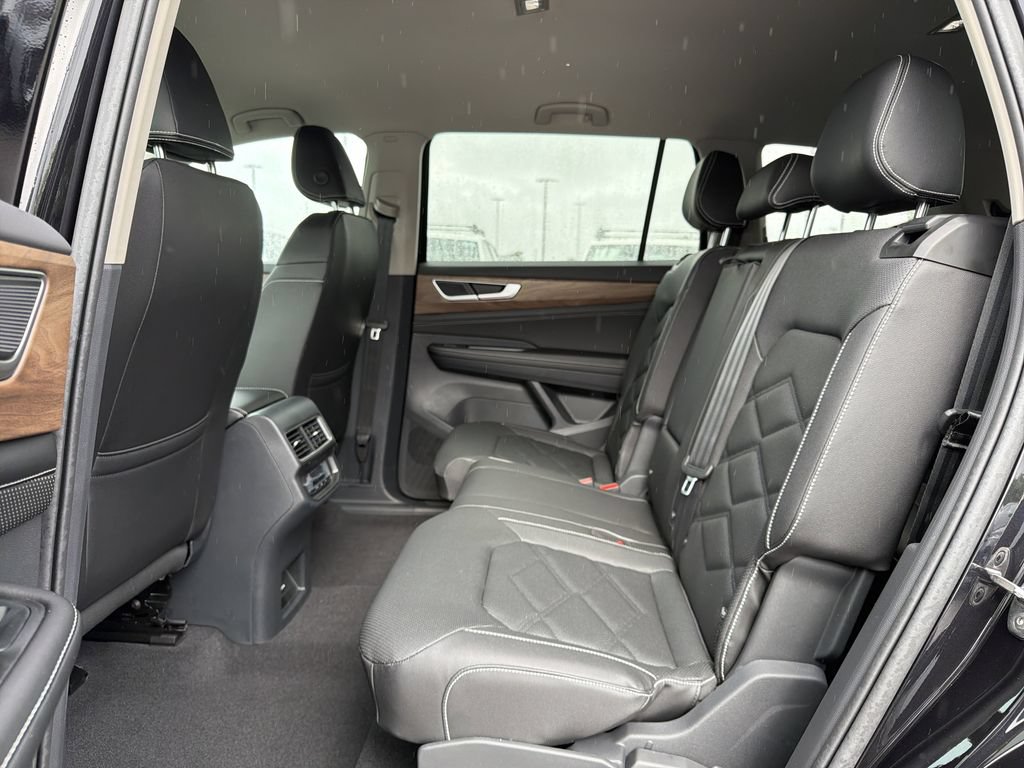 New 2026 Volkswagen Atlas SE FWD image 13