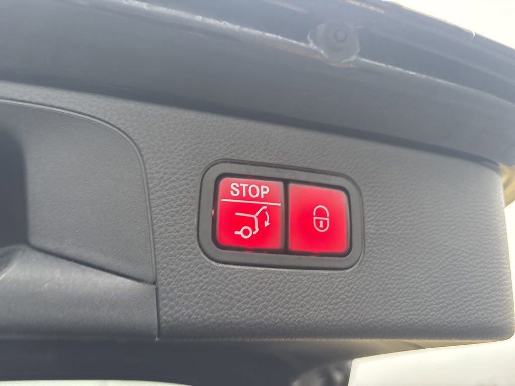 Used 2022 Mercedes-Benz GLC 300 4MATIC image 11