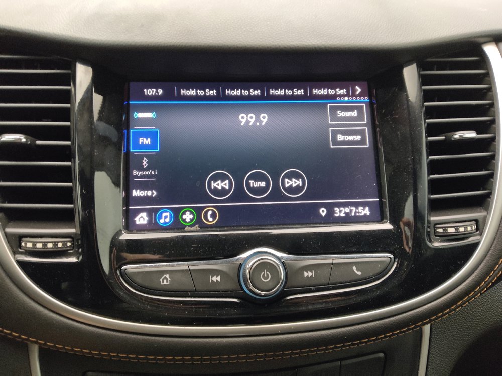 Used 2020 Chevrolet Trax LT w/ LT Convenience Package FWD image 25