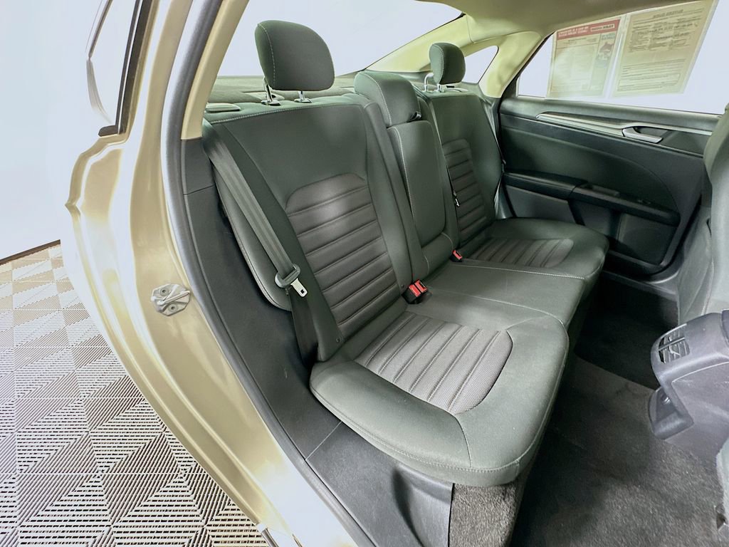 Used 2019 Ford Fusion SE image 34