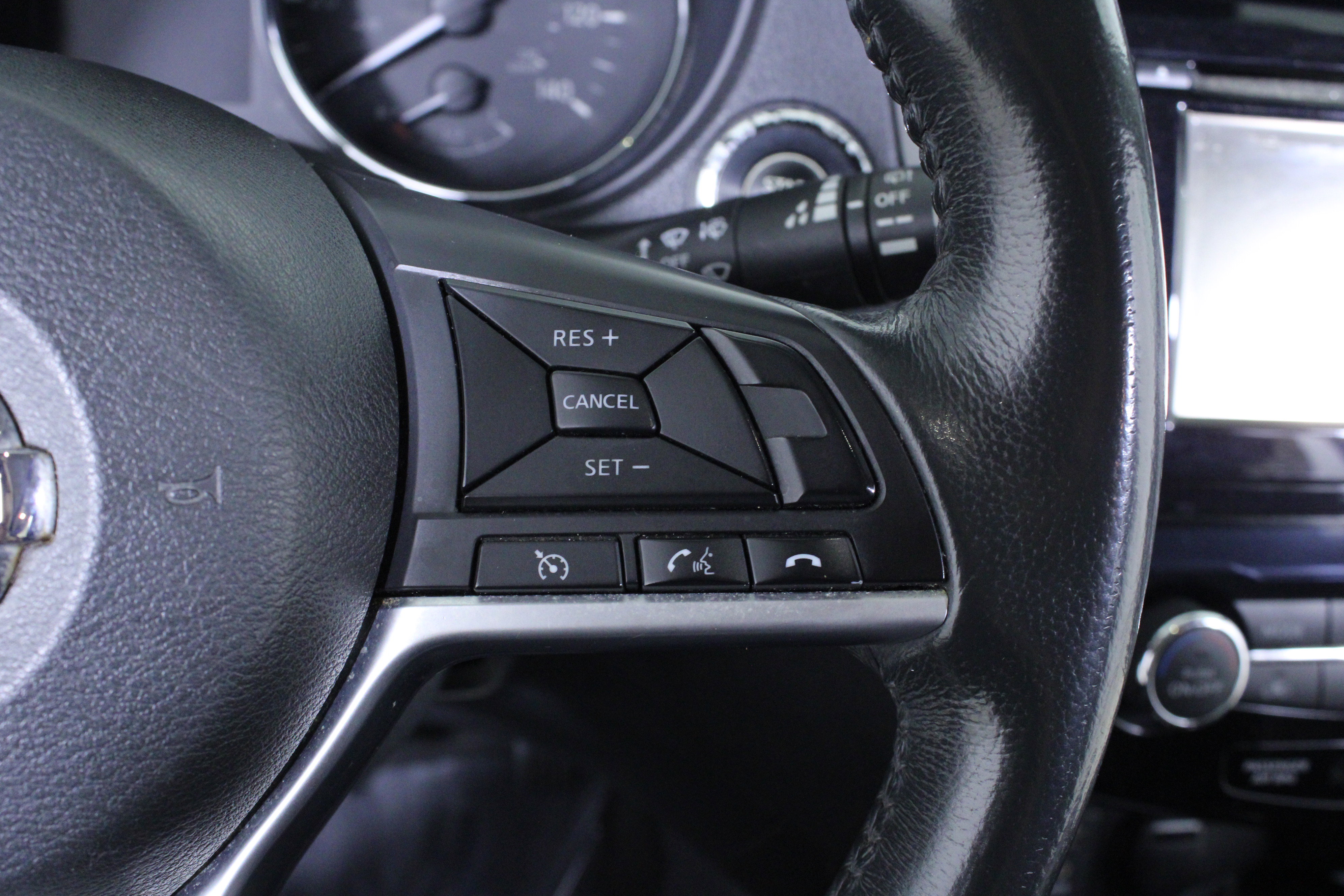 Used 2017 Nissan Rogue SL w/ SL Premium Package image 21