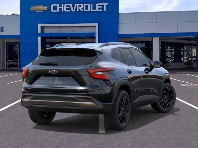 New 2026 Chevrolet Trax ACTIV w/ Sunroof Package FWD image 4